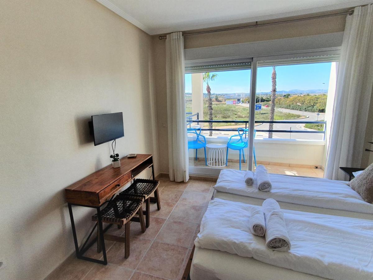 Chilledholidays Apartment Torrevieja Bagian luar foto