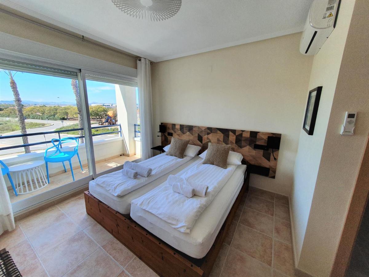 Chilledholidays Apartment Torrevieja Bagian luar foto